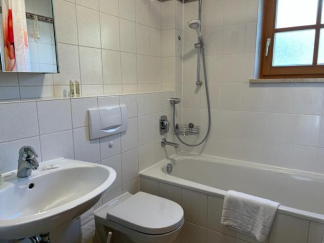 Apartment Auszeit Am Breitenbach - Ruhig Gelegen, Schoene Sonnenterrasse Шлірзе Екстер'єр фото